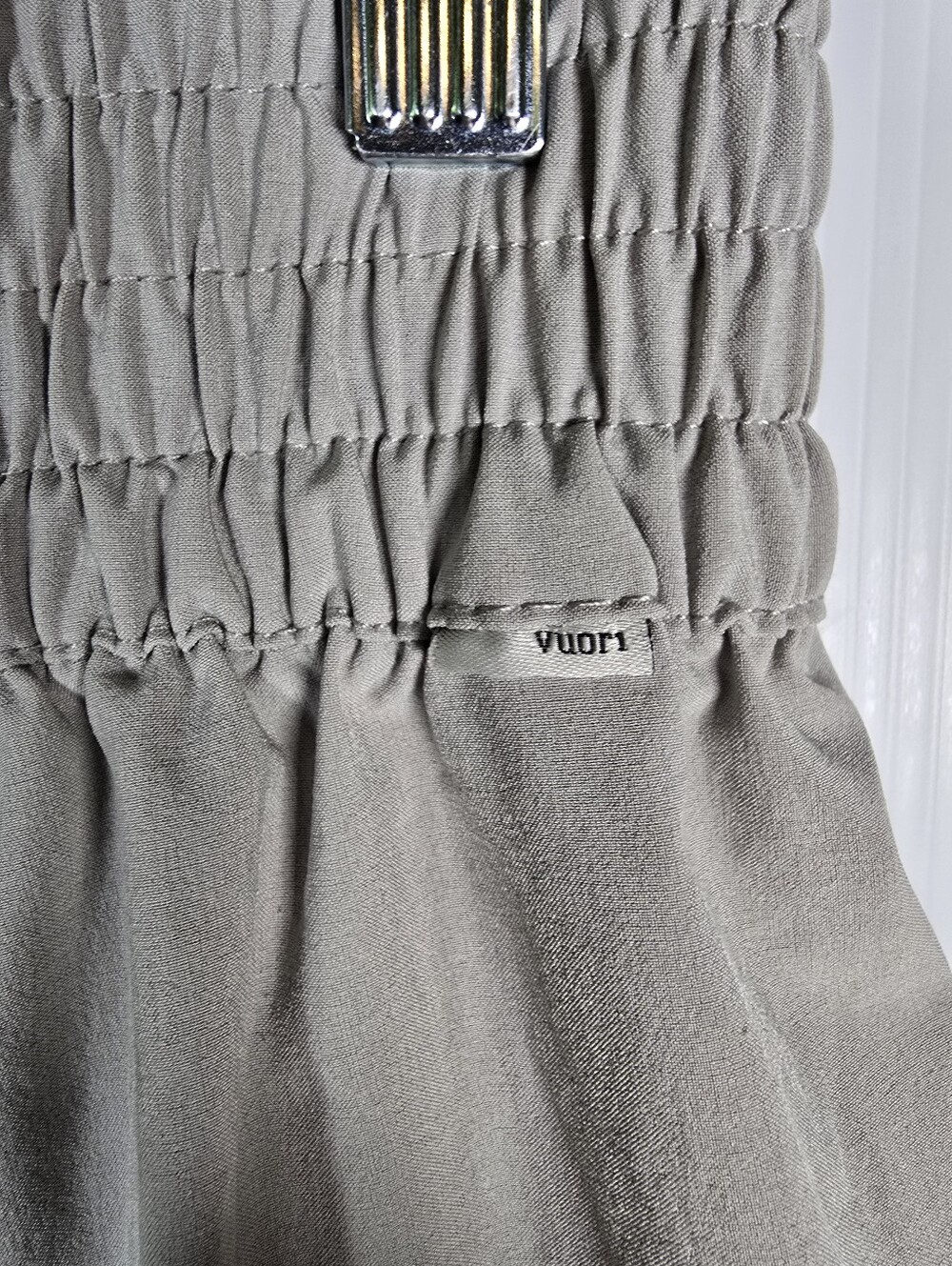 NWOT Vuori Villa Coll. Elastic Waistband Wrinkle Resistant Lt. Grey Shorts SizeM - Picture 10 of 12